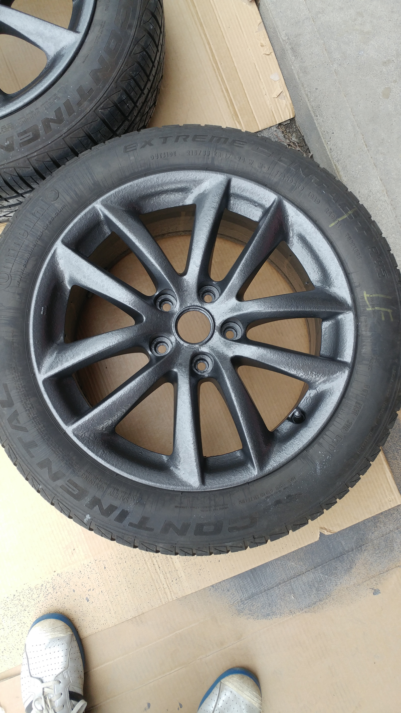 After 4 coats of Anthracite Grey and 2 coats of Glossifier.